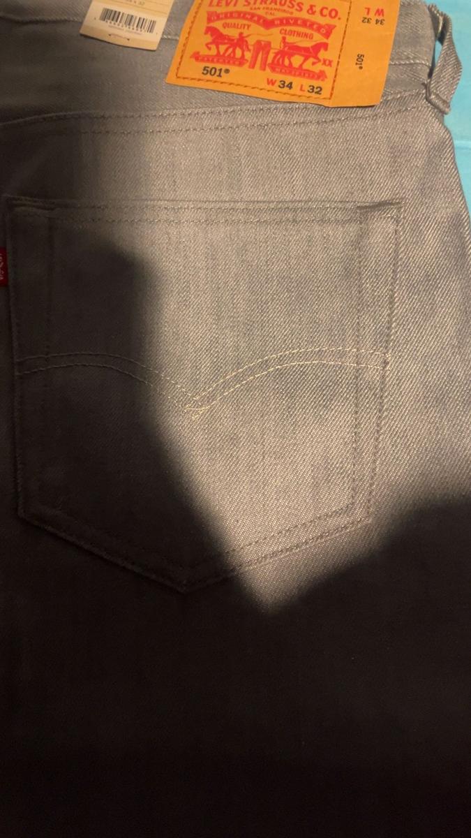 Item: Light Grey, 34/32