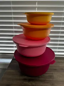 Tupperware Set Aloha - 4-Piece Nested Bowls with Lids in Vibrant Colors for Kitchen Storage and Organization