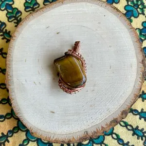 Wire Wrapped Tigers Eye Pendy