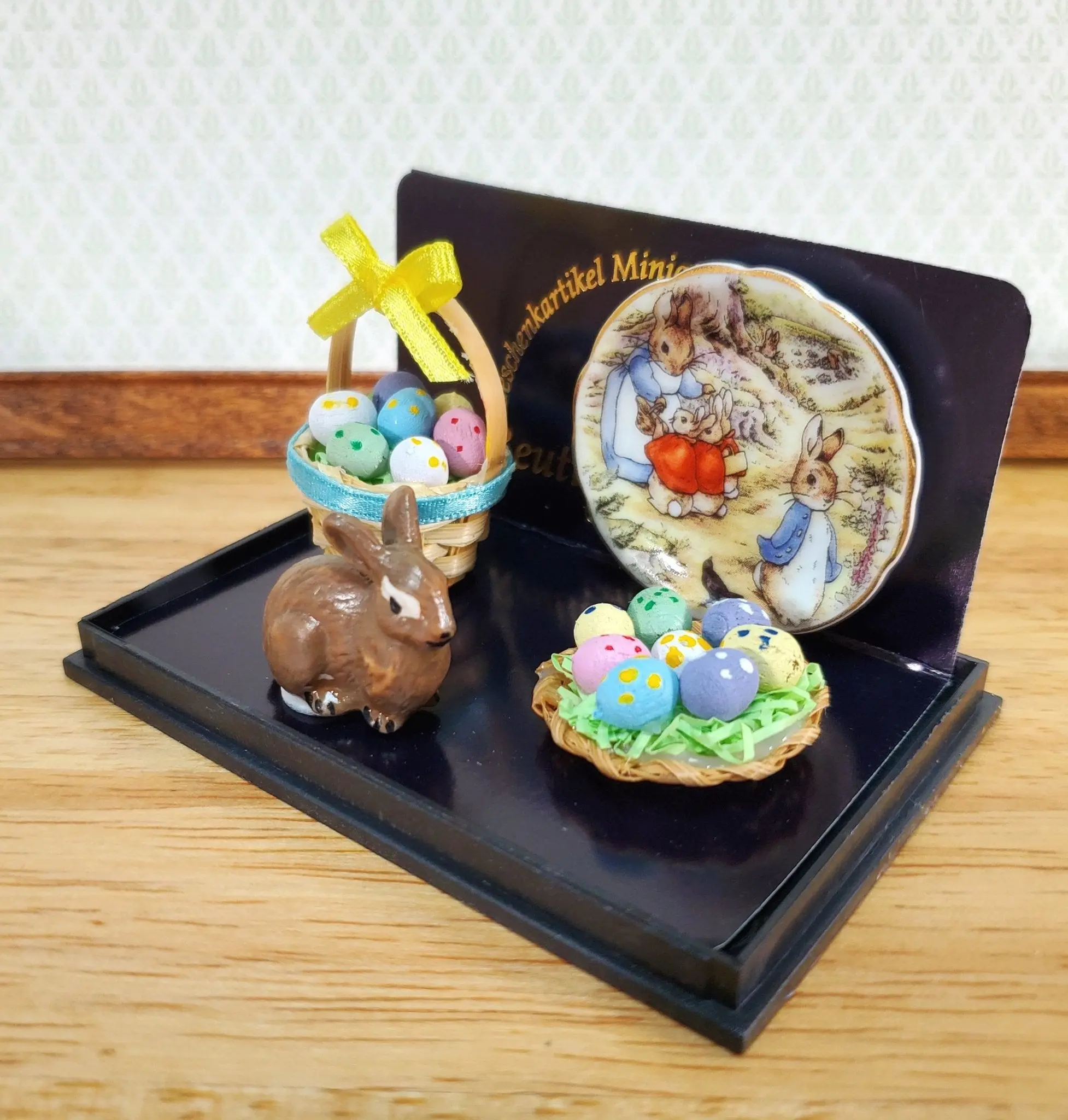 Reutter Porcelain Miniature Peter Rabbit Deluxe Easter Set Eggs Basket Bunny Tray 1:12 Scale