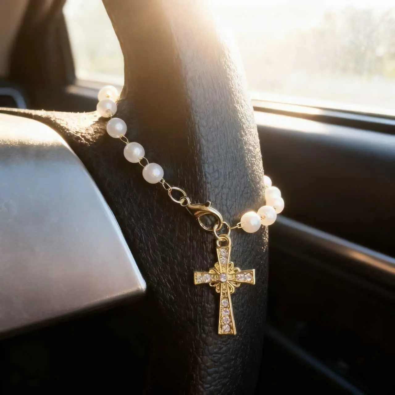 Car Steering Wheel Hanging Accessory, Cross Pendant Jewelry for Car Decoration, Car Interior Accessory, Suitable for Men and Women, Automotive Ornament, Car Ornaments, Car Accessories Interior