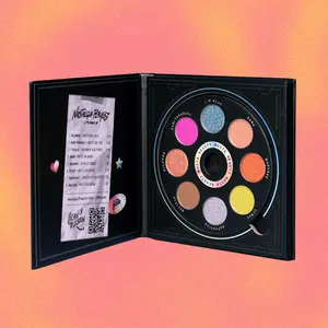 NOSTALGIA Shadow Palette - Magnetic Eyeshadow Palette with Removable Insert, 8 Vibrant Shades, Travel-Friendly VEGAN AND CRUELTY FREE