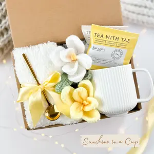 Viral gift box idea, Birthday gift, Gift for her, Gift for woman, Graduation gift box, Affordable gift basket, Thinking of you gift, Gift for him, Gift box, Gift basket, Hygge gift, Get well soon gift, Gift for Mom, Sending a hug gift, Personalized gift