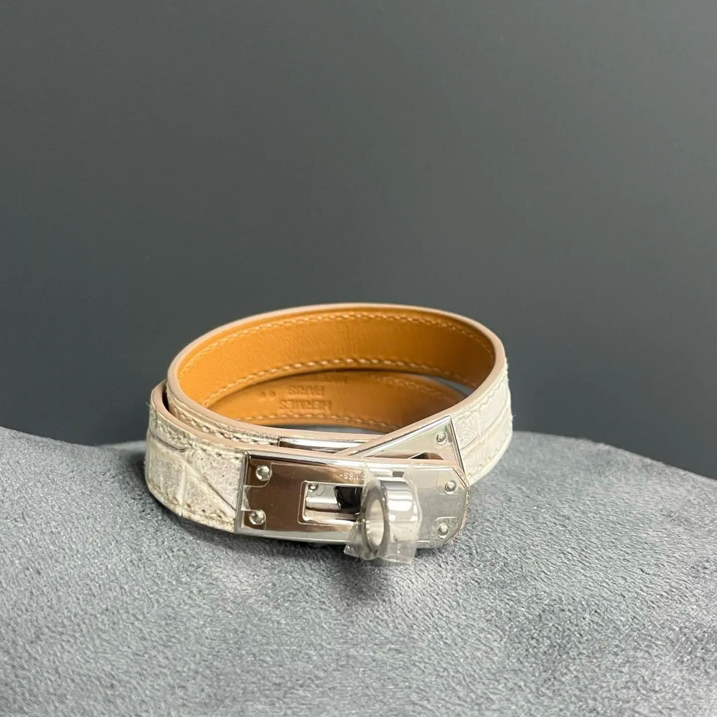 Pre-owned Hermès Kelly Double Tour Bracelet Himalaya Croc‑Embossed Leather Silver‑Tone Lock Size T2 2505962