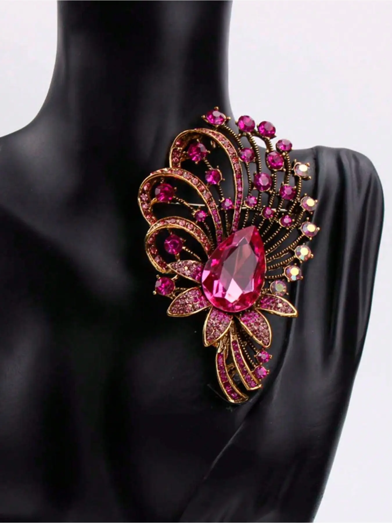 1PC  new vintage exquisite luxurious crystal atmosphere classic elegant design coat brooch Floral Brooch Flower Brooch Pin Floral Pins