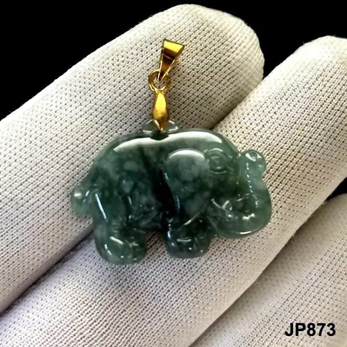 Natural Green Jade Pendant 'The Elephant', about 20x27mm, Free Necklace