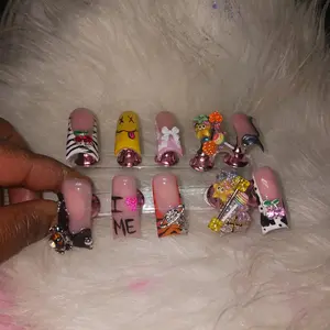 Freestyle Duck Press On Nails