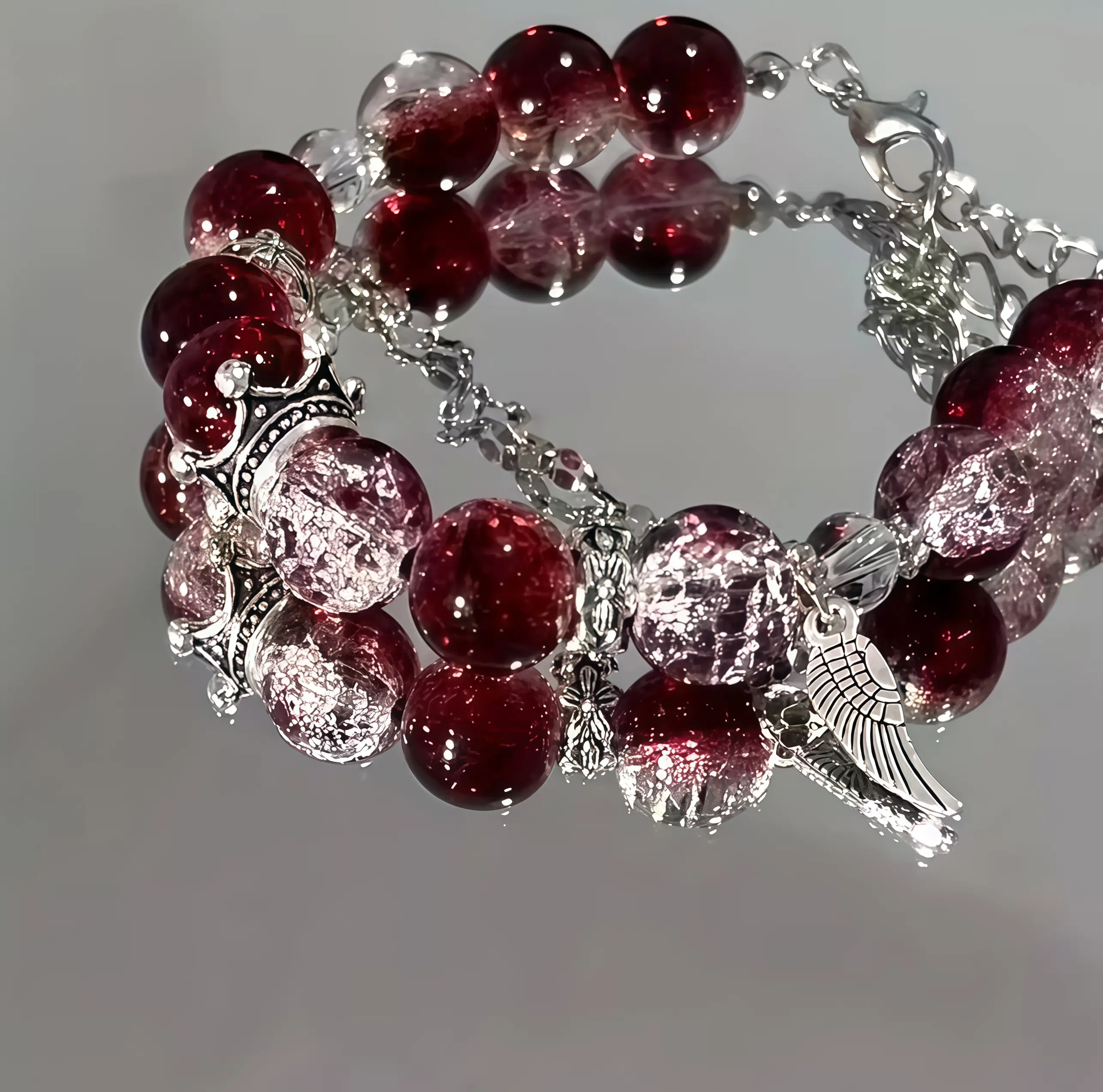 Red Gradient Crackle Bead Bracelet, Gothic Dark Style Bangle with Angel Wing & Crown Charm, Adjustable Silver Chain for Unisex Wear, Witchcraft Aesthetic, Dark Style Bracelets & Bangles, Grunge And Witchy Fashion, Beaded Charm, Gothic Wing, 10Cm, Dimensio