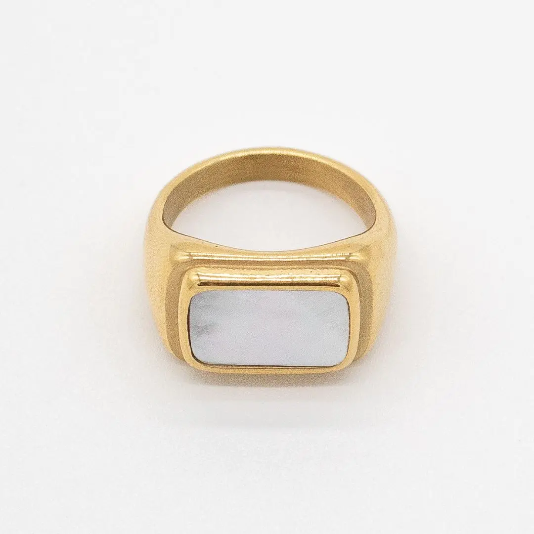 Bold & Luxe - White Shell Chunky Ring