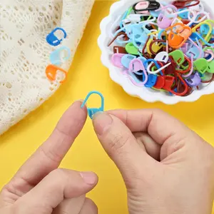 270pcs Stitch Markers for Crocheting,15 Colors Knitting Markers with 6 PCS 3 Sizes Large Eye Sewing Blunt