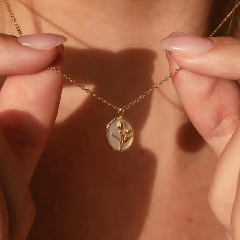 Elegant Tulip Pendant Necklace, Vintage Floral Design, Adjustable Clavicle Chain, Sweet Cute Jewelry Gift for Women, Necklace for Daughter, Exquisite Chain Jewelry, Flower Pendant Necklace, Decorative Accessory Necklace