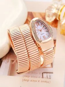Fashionable Snake-Design Diamond-Embedded Quartz Ladies' Watch with Unique and Stylish Twisting Style