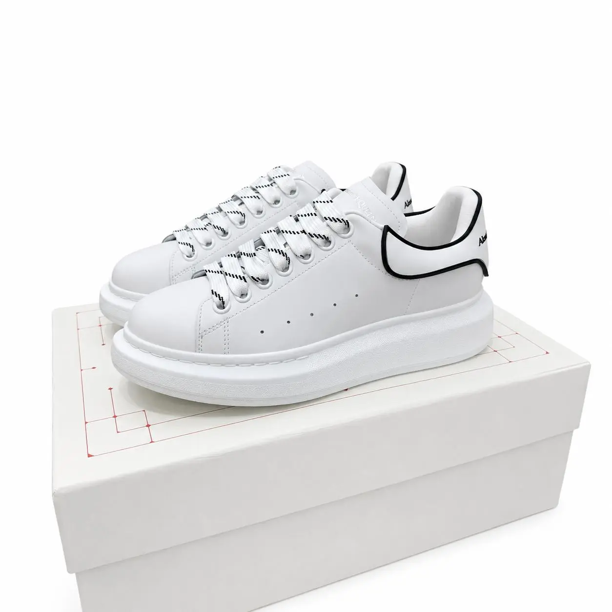 Black White Shoes - Sneaker For Men Women, Basic Style Classic Runner