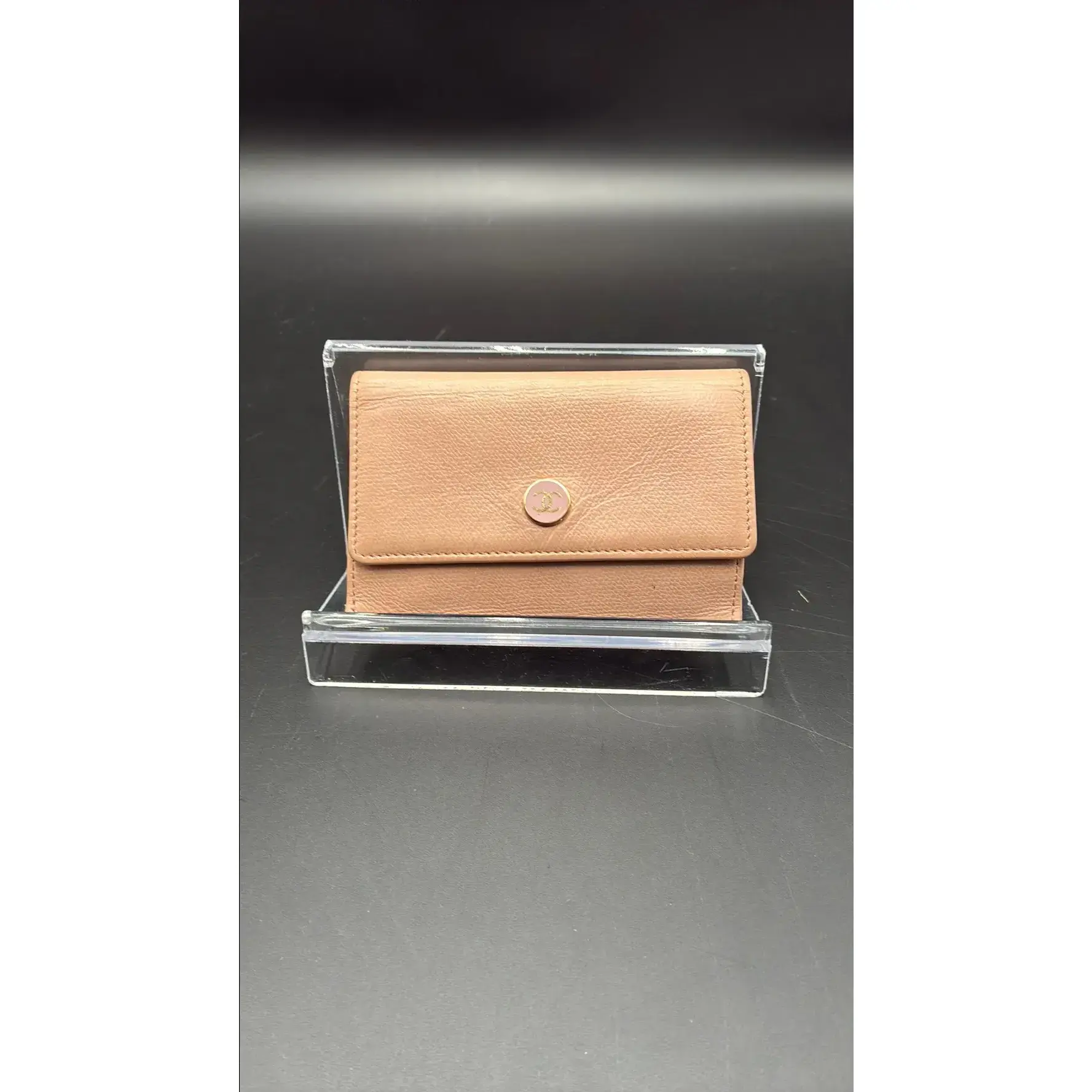 Pre-owned CHANEL Leather Luxury Bags & Accessories Coco Button Caviar Compact Wallet, Beige Date Code: 8594294. Entrupy ID: WYM3KTX.