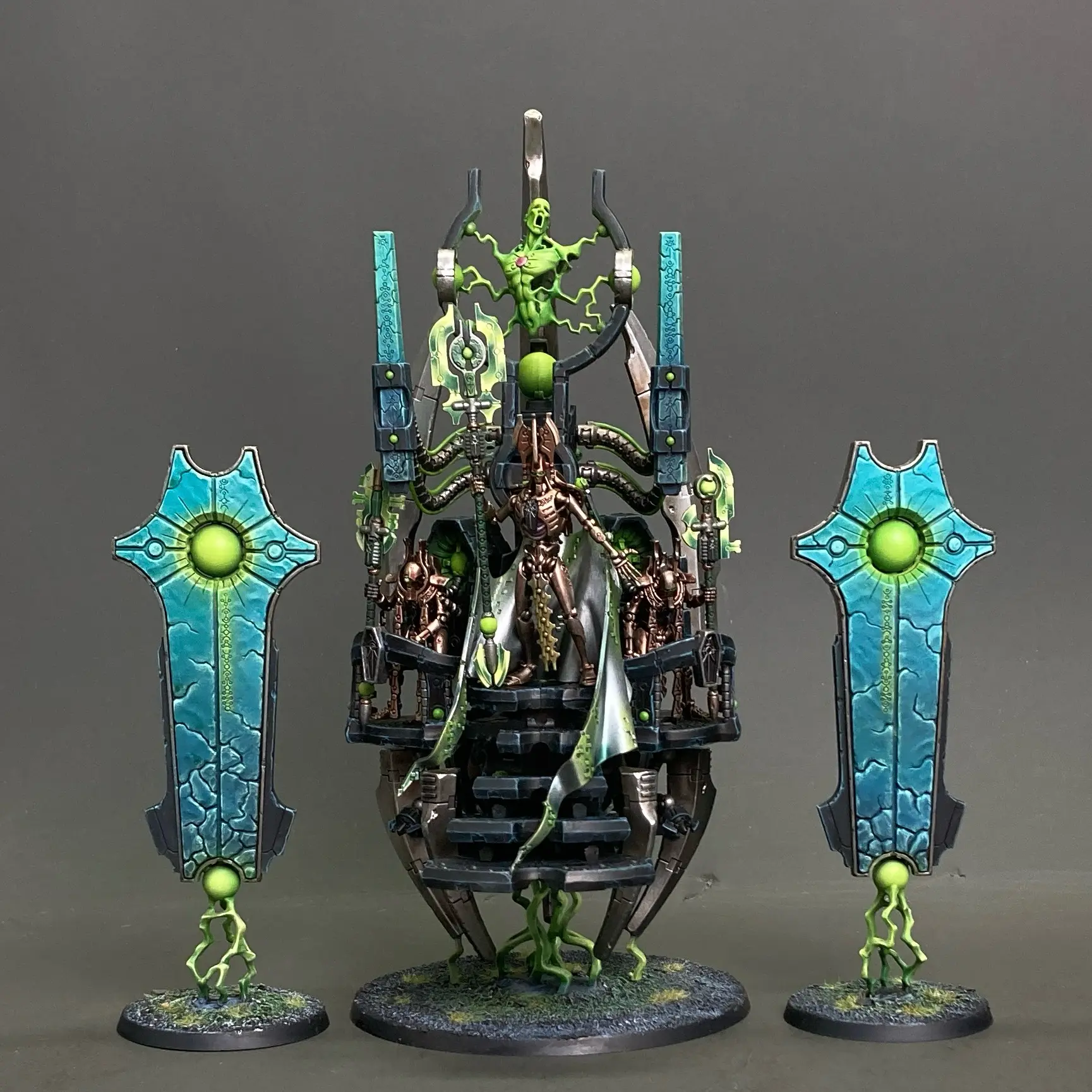 Warhammer 40,000 Necrons Szarekh, the Silent King Painted Miniature