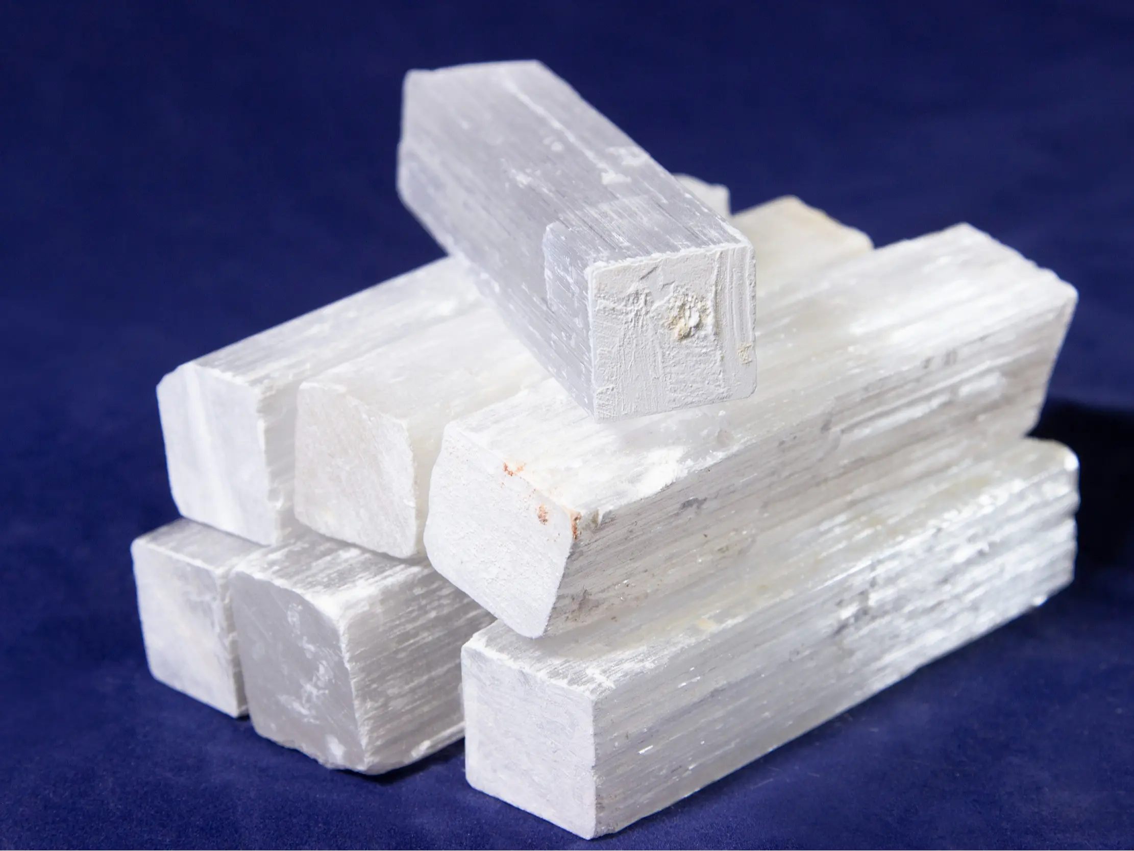 Selenite Crystal Wands 4″-5″ Rough Wands – 1 lb Bundle