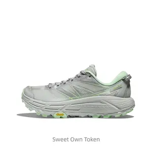 Foggy grey color, soft texture, lightweight mesh fabric, low heel, casual off-road running shoes, men's and women's versions are the same.