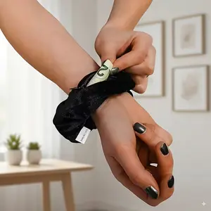 Large Hair Tie with Storage Compartment, Zipper Elastic Headband for Keys Cash Lipstick, Multi-Purpose Organizer Accessory