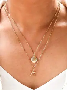 A stylish and elegant double-layer pendant necklace with shell and starfish designs, perfect for daily wear, vacations, dates, and other occasions. It also makes a surprisingly exquisite little gift.