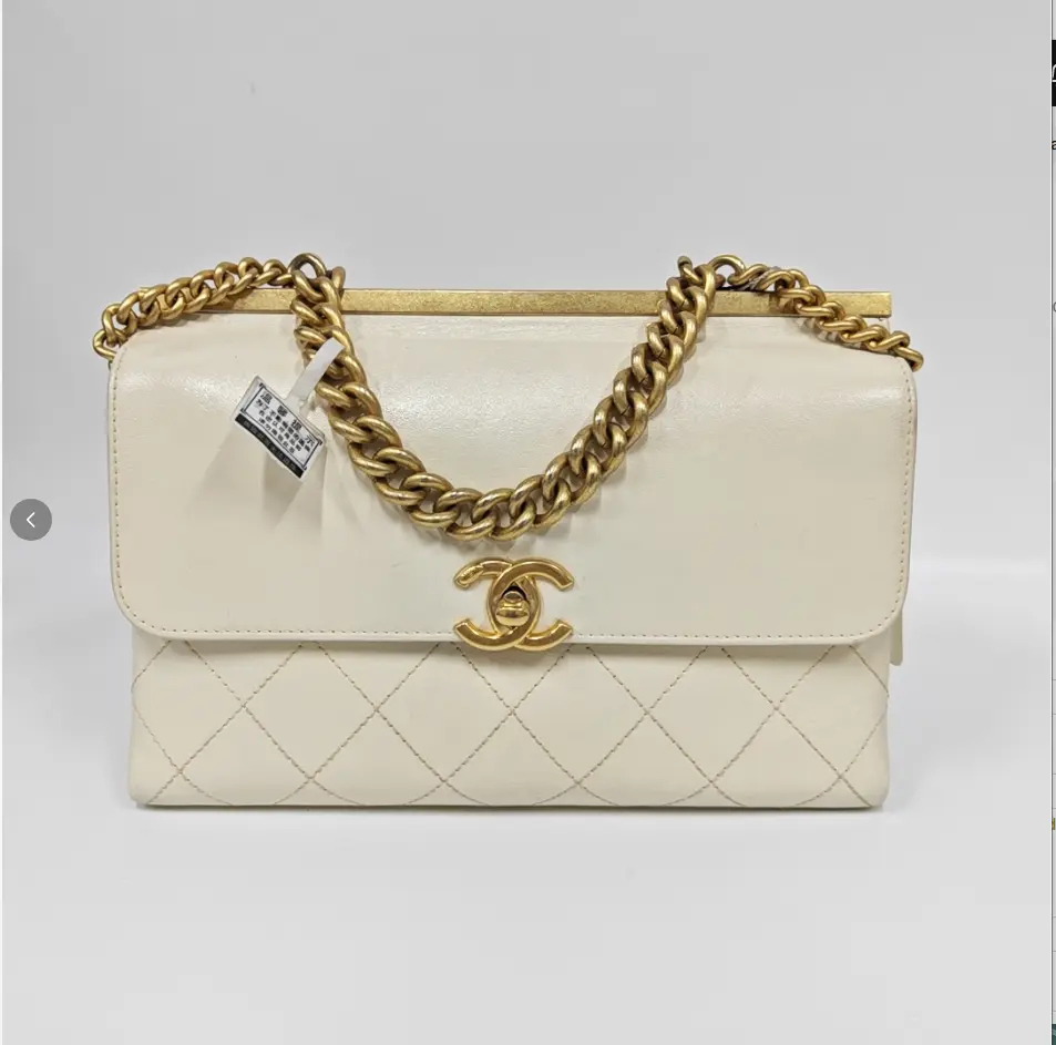 Pre-owned Italy Crossbody Bags Chanel White Quilted CC Logo Flap Bag(SZ 04047)