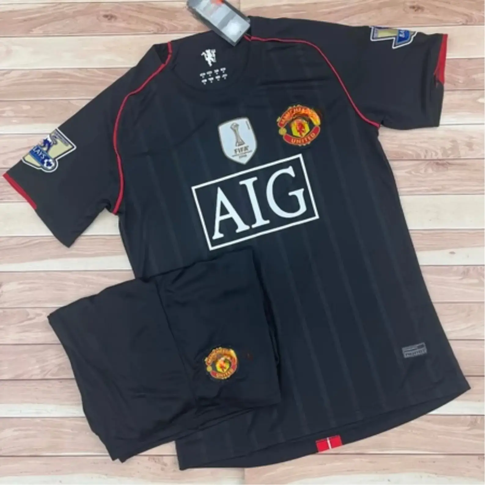 Manchester United Retro 2008 Style Football Kit – Premium Polyester Fabric