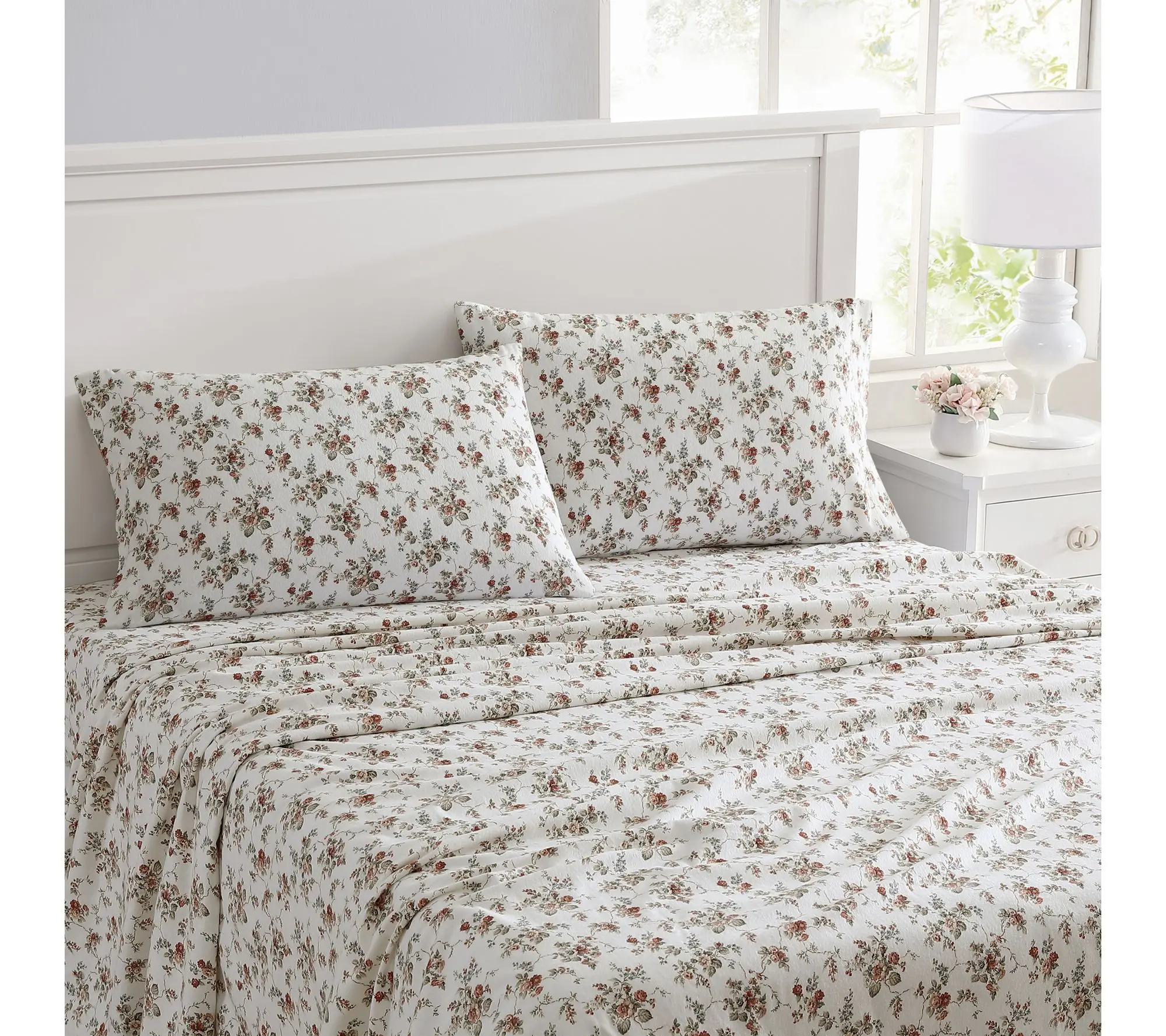 Laura Ashley Le Fleur Full Flannel Sheet Set Laura Ashley Le Fleur Full Flannel Sheet Set