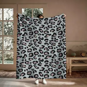 Grey Pink Leopard Print Flannel Throw Blanket, Soft Cozy Cheetah Pattern Blanket, Warm Aesthetic Decor Throw for Couch, Bedroom, Ideal Gift for Women, Fashion Lovers