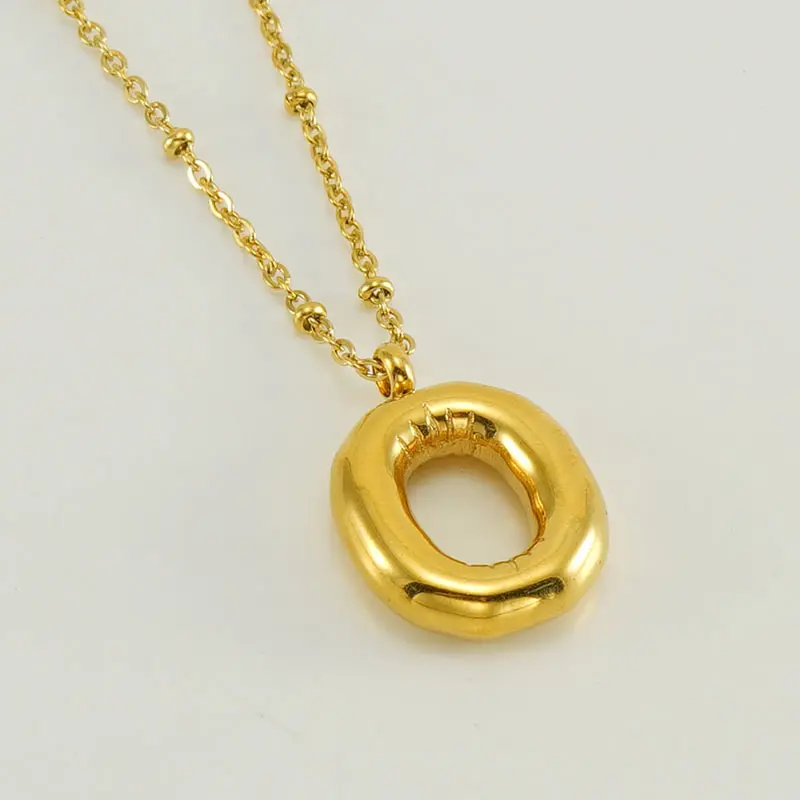 Golden O (with chain)