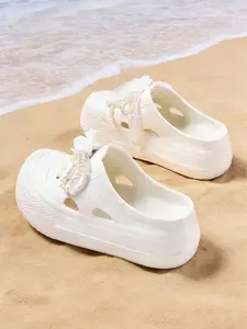 Women's Cute Lace Pearl Platform Clogs, Closed Toe Mules, Breathable Hollow Out Slippers, Non-Slip Thick Sole Outdoor Slides for Summer