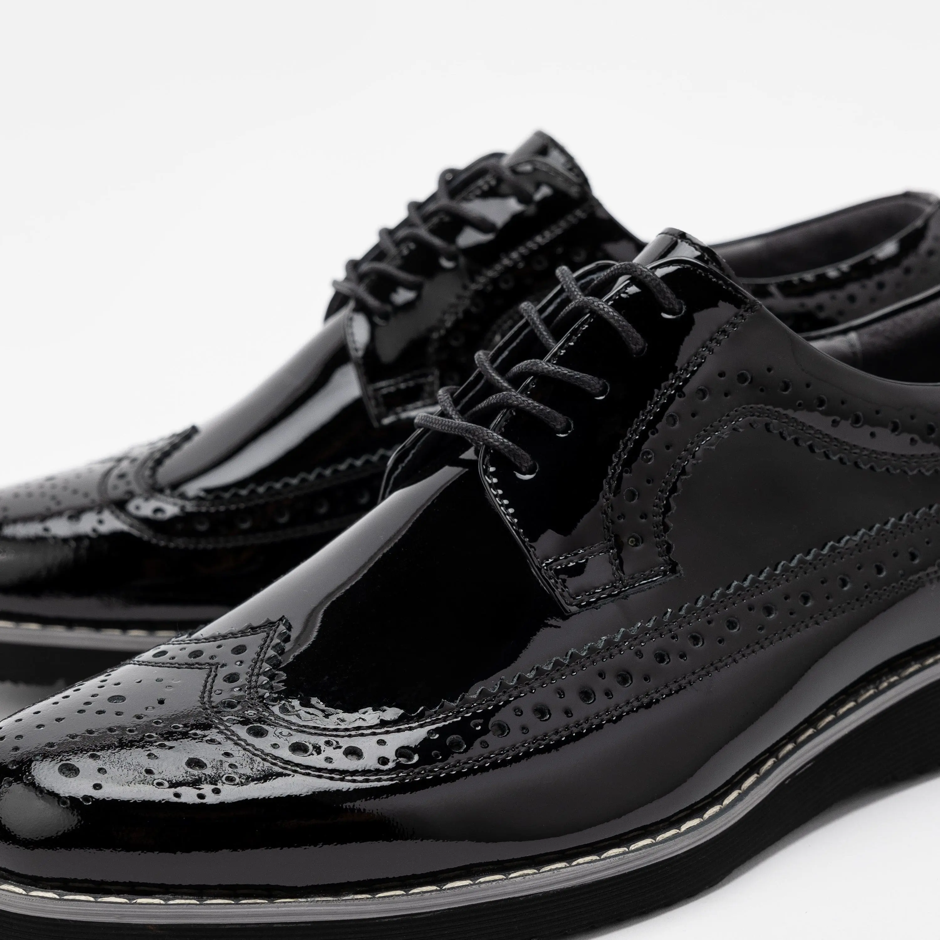 Alexander Black Patent Leather Longwing Sneakers - TikTok Shop display picture 3