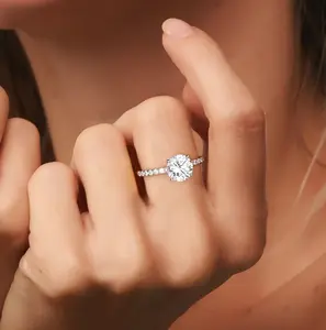 MONOOC 2CT Roud D Cut Moissanite Rings for Women 4 Prong VVS1 Moissanite Engagement Copper Band Perfect Birthday Engagement Wedding Anniversary Solitaire Rings