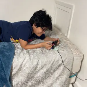 Mobile Phone Cooler – Semiconductor Cooling with Adjustable Modes & LED Display,Compatible for iPhone Android Gamers CODM PUBG Mobile Freefire Includes 6 Gaming Finger Sleeves and Clip