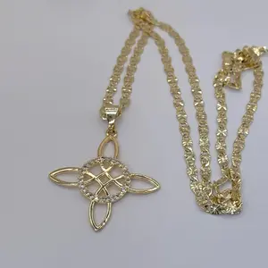 NUDO DE BRUJA / witch's knot hermosa cadena de oro laminado GOLD-PLATED Available Size necklace clear stone's