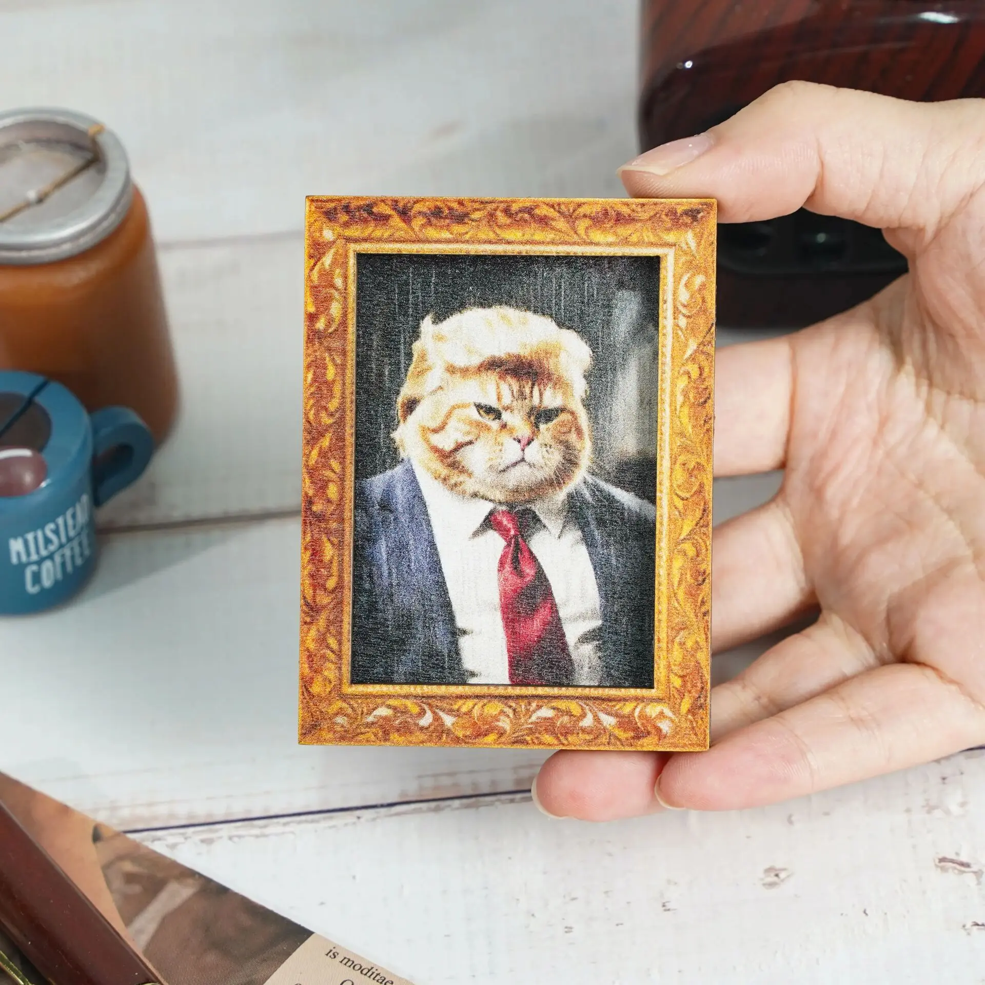 1pc Funny Cat Refrigerator Decorating Magnet, Wooden Mini Decorative Painting, Chubby Foodie Hakimi, Suit-Wearing Cat Illustration, Wooden Fridge Sticker, Home and Office Decoration, Fun Gift and Kitchen Accessory, Back Is Full of Magnet