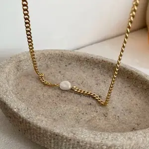 The Kaia Necklace– 18K Gold Plated Stainless Steel Pearl Cuban Chain Choker