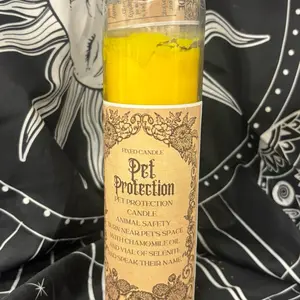 Pet Protection Candle for Animal Safety with Chamomile Oil and Vial of Selenite for Pet Safety
