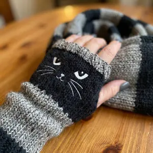 【Valentine's Day】Women's knitted fingerless gloves with cute cat embroidery - a comfortable and fashionable hand-warming set suitable for casual winter wear and festive occasions