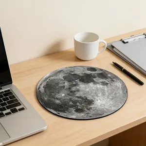 Fashion Moon Round Mouse Pad, Anti-Slip Rubber Base, Computer Gaming Mouse Pad, Small Desktop Mat for Girls and Ladies, 7.87 Inches