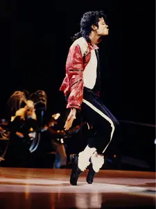 [SALE UP TO 45%] Michael Jackson Photo Poster On His Toes Live Photography, Gift For Him, Gift For Fan, Gift For All, Decor Gift