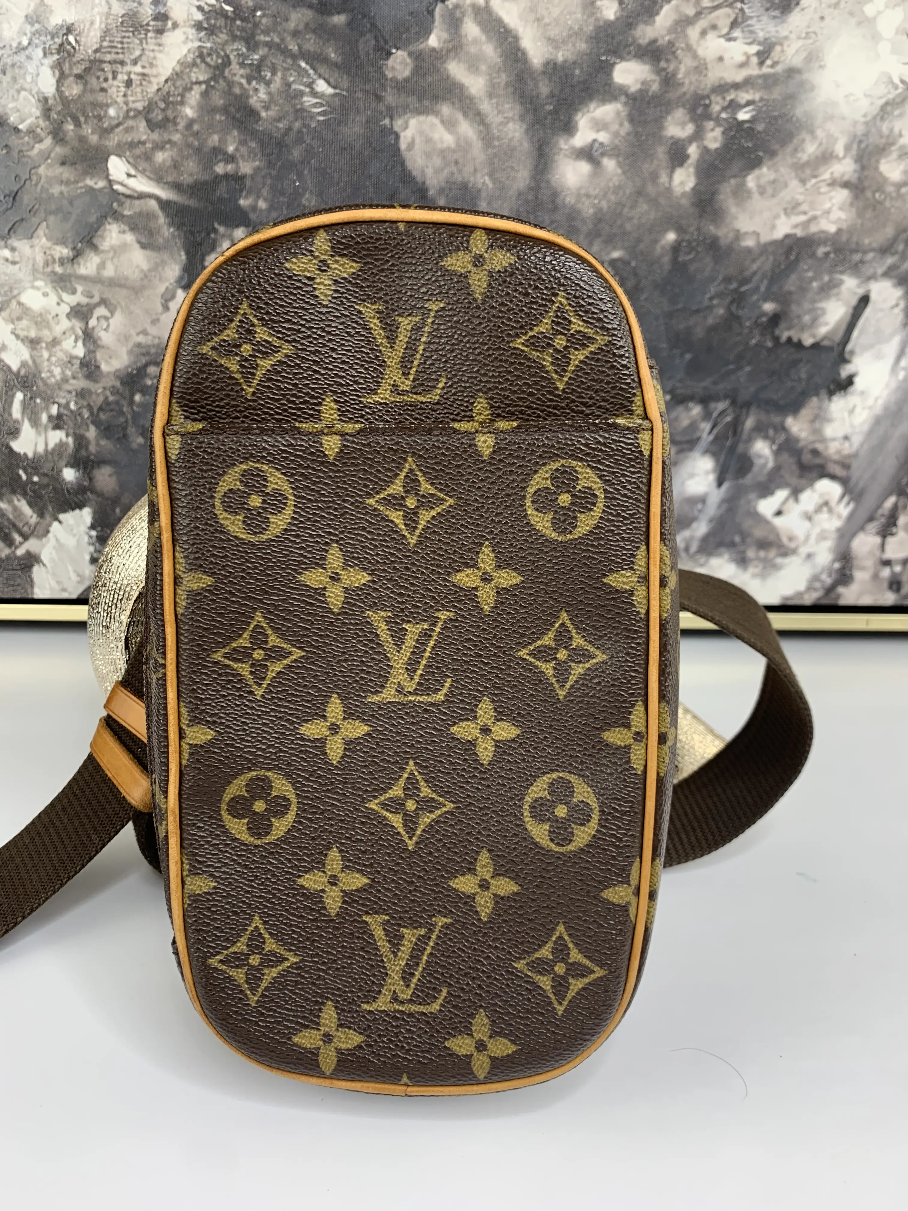 Pre-owned Louis Vuitton coated canvas and vachetta leather Crossbody Bags Pochette Gange