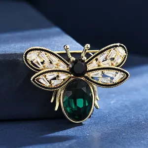 New simple and elegant high-end micro-inlaid green crystal bee brooch animal lapel pin Luxury Emerald Bee Brooch with Austrian Crystal & Zircon - Elegant Insect Jewelry for Women