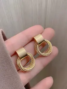 1 Pair of Retro Luxury Gold Multi-Layered Hoop Earrings - With Texture Detail Decoration, Exclusive for Young People in Daily Commute & Luxury Gatherings, An Eye-Catching Accessory for Minimalist Elegant Style, Statement Earrings