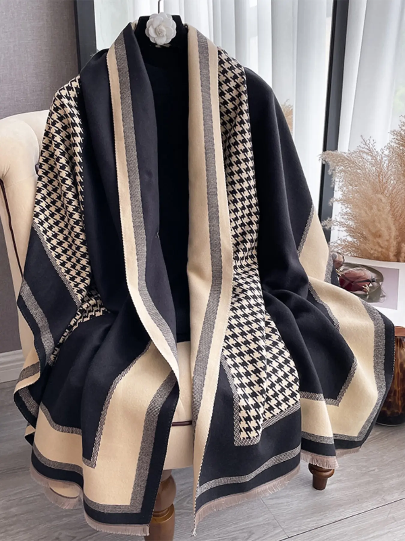 Women's Houndstooth Scarf, Thick Woven Fabric, Soft Warm Shawl for Fall & Winter, Casual Fashion Accessory, Daily Wear