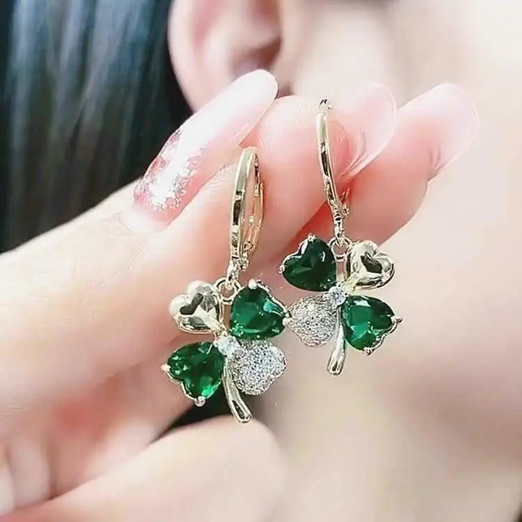 Light Exquisite Four-Leaf Clover Ear Cuffs Green Micro-Pavé Stud Earrings Ear Jewelry Trendy Niche Design Japanese Korean Earrings HNAK79