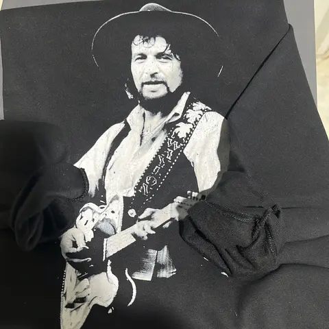 Waylon J black and white T-shirt sweatshirt