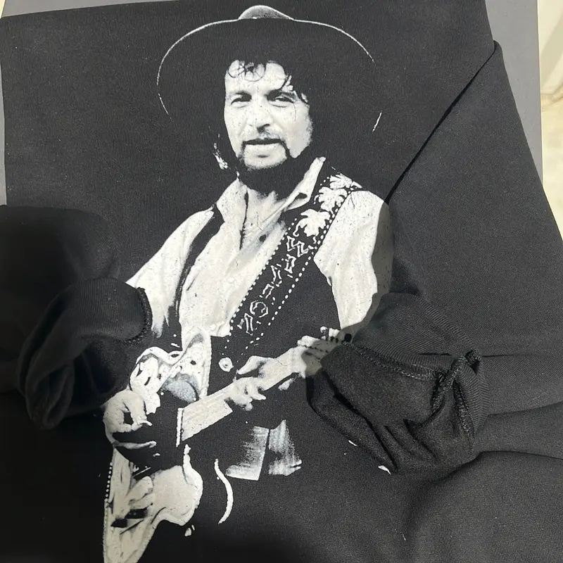 Waylon J black and white T-shirt sweatshirt