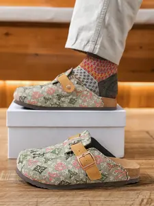 Unisex One-Step Wooden Sandals, Comfortable Trendy Design, Random Floral Pattern, Perfect Casual Wear, Ideal Gift, Durable Craftsmanship, Knit Clog