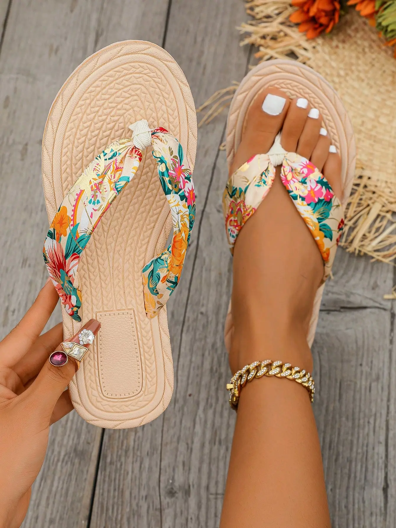 Women's Tropical Print Slides, Decorative Flat Beach Sandals with an Anti-Slip Sole for Summer Outdoor Wear, Decor, Polyester, Plants, Animal Print, Geometric, Open Toe, Casual, Beige, Cn36, Slip On, Open Toed Sandals, All Over Print Women's Sandals