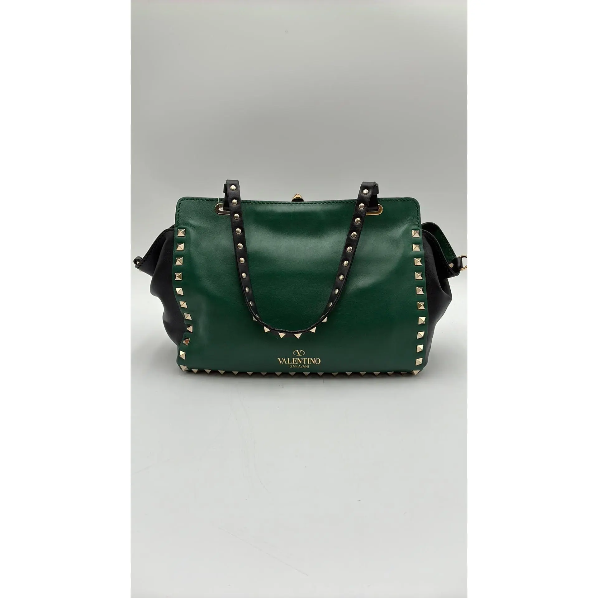 Pre-owned Leather Luxury Bags & Accessories Valentino Garavani Rockstud Small Tote, Green Date Code: BLJ037VK32. Entrupy ID: 4GVCMJ7. CHICAGO