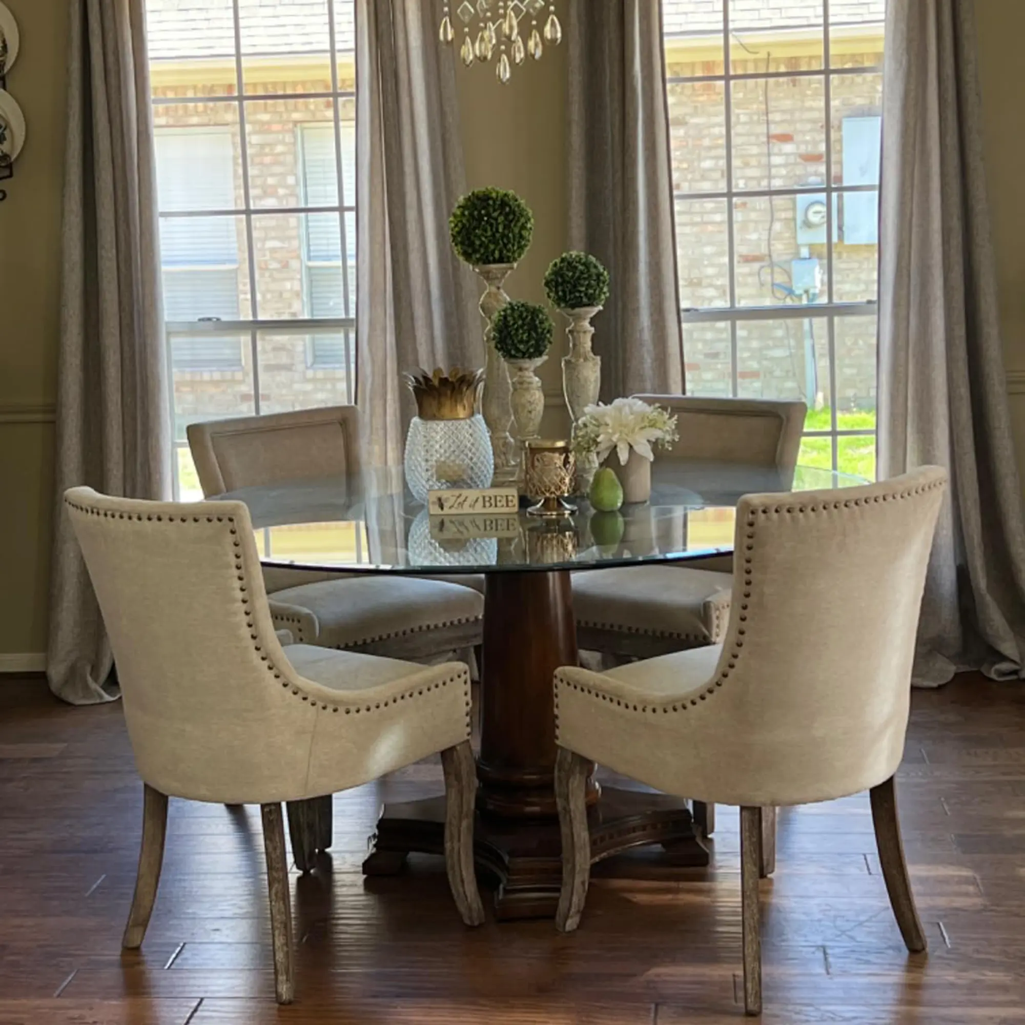 Dining Chair Set of 4，Thickened Fabric Upholstered Wooden Nailhead Side Chair